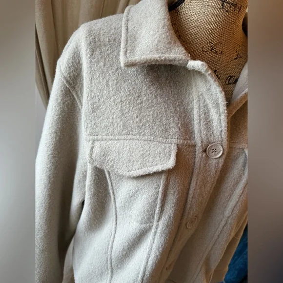 Joie Camel Tan Teddy Long Sleeve Button Front Moto Shacket Cropped - Picture 3 of 10